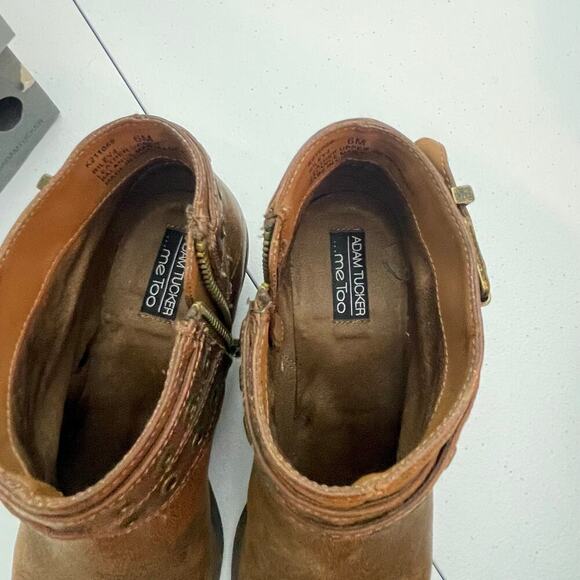 Adam Tucker Me Too Brown Booties Size 6 Riley Brown Grommet Buckle Detail - Picture 5 of 9